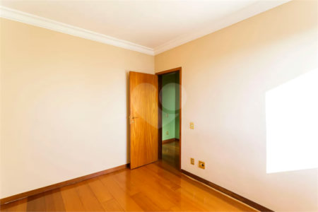 Apartamento à venda com 2 quartos, sendo 1 suíte, em Vila Olímpia, São Paulo, SP