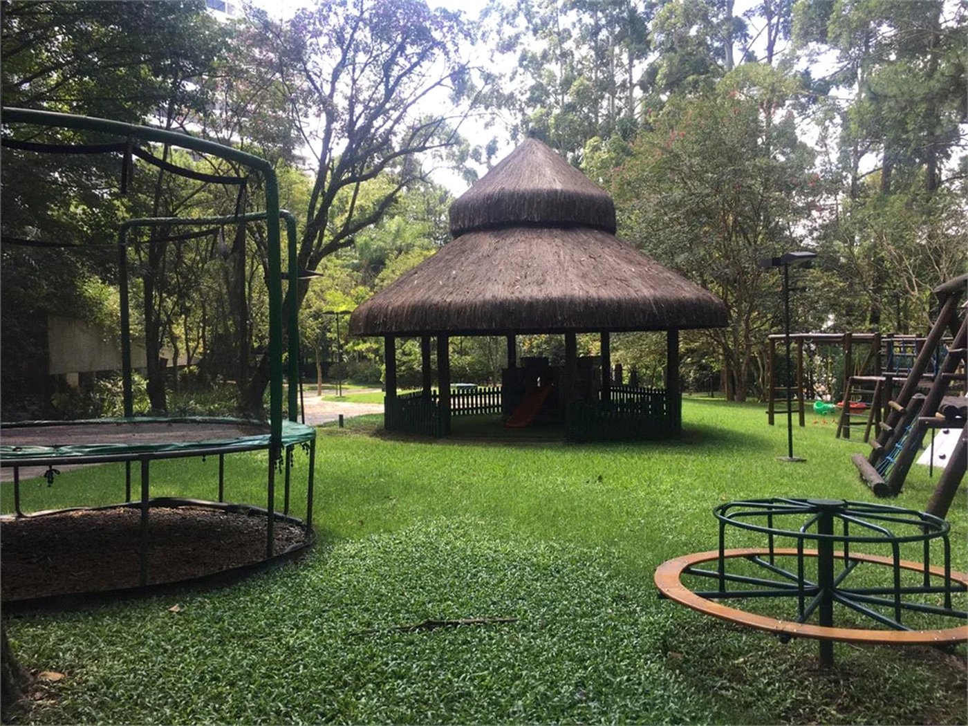 Apartamento à venda com 4 suítes em Vila Suzana, São Paulo, SP
