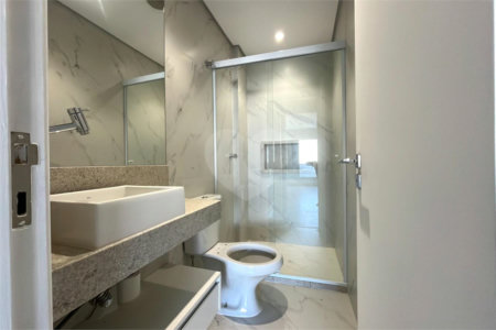 Apartamento à venda com 3 quartos, sendo 1 suíte,  em Jardim Marajoara, São Paulo, SP