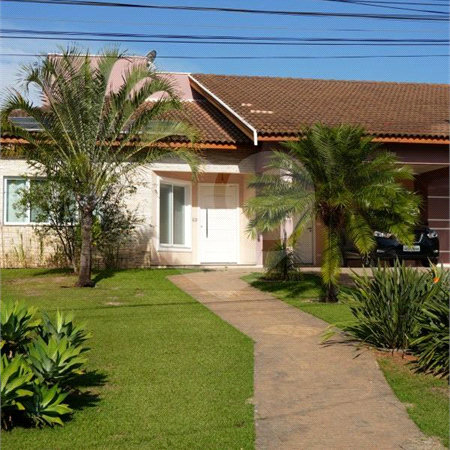 Casa para alugar com 4 quartos, sendo 2 suítes, no condomínio Mont Serrat, Salto - SP