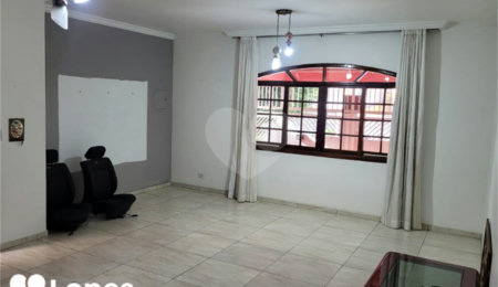 Sobrado à venda com 3 quartos, sendo 1 suíte, em Jardim Pinheiros, São Paulo, SP