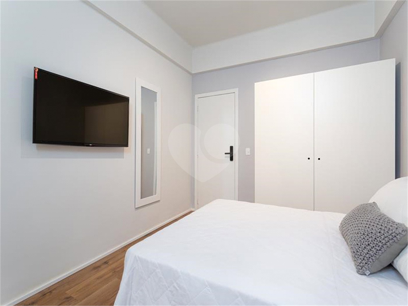 Apartamento à venda com 4 quartos, sendo 1 suíte, em Pinheiros, São Paulo, SP