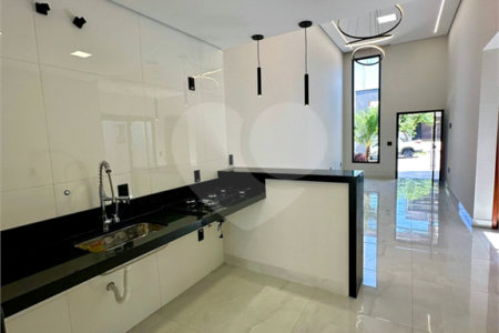 Casa à venda com 3 quartos, sendo 1 suíte, no condomínio Horto Florestal Villagio, Sorocaba - SP