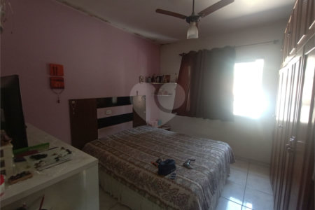 Sobrado à venda com 4 quartos, sendo 1 suíte, em Jardim Marisa, São Paulo, SP