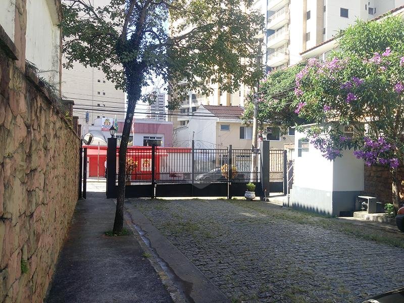 Casa à venda com 5 quartos, sendo 2 suítes, em Santana, São Paulo, SP