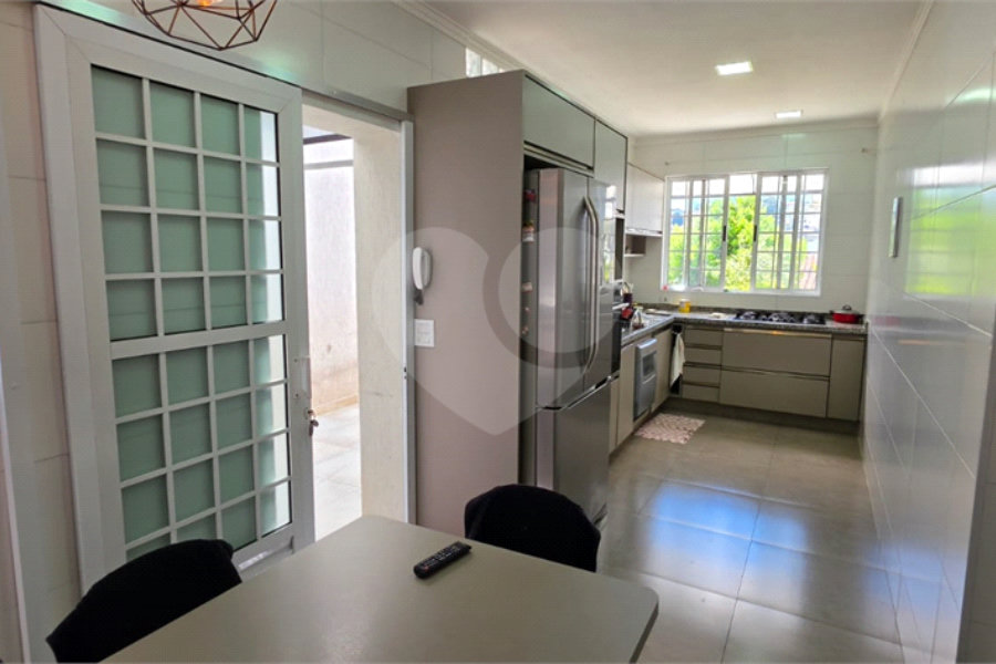 Casa Térrea à venda ou para alugar com 8 quartos, sendo 4 suítes, em Vila Pereira Barreto, São Paulo, SP