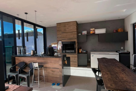Casa à venda ou para alugar com 4 quartos, sendo 2 suítes,  em Santa Terezinha, Três Lagoas, MS
