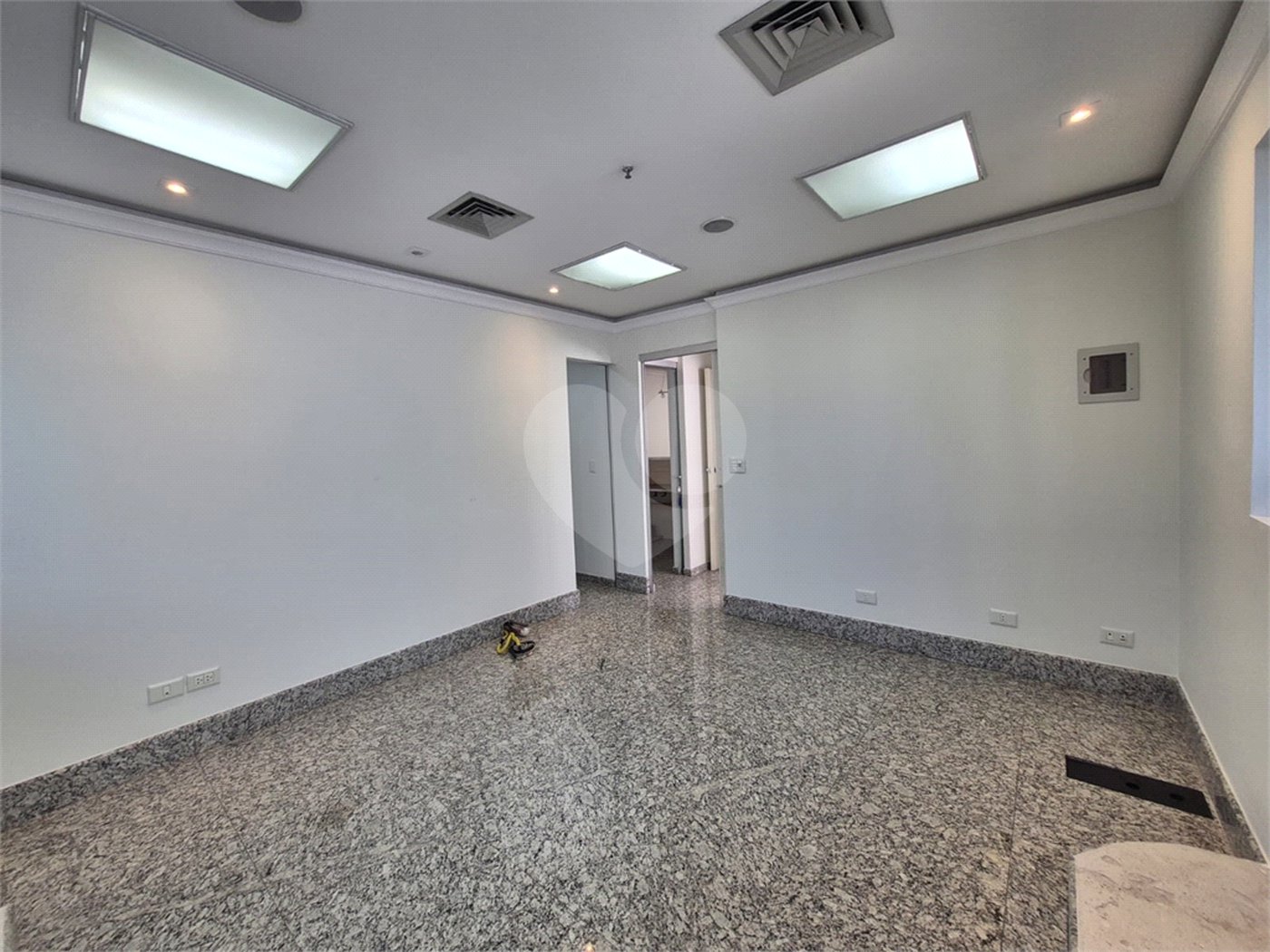 Sala à venda em Vila Progredior, São Paulo, SP