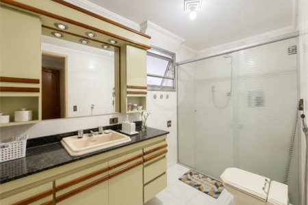 Apartamento à venda com 3 quartos, sendo 1 suíte, em Alto da Boa Vista, São Paulo, SP
