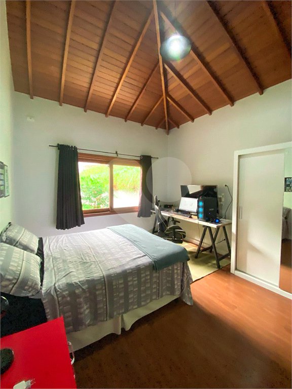 Casa à venda com 4 quartos, sendo 2 suítes, no condomínio Suíça da Cantareira, Mairiporã - SP