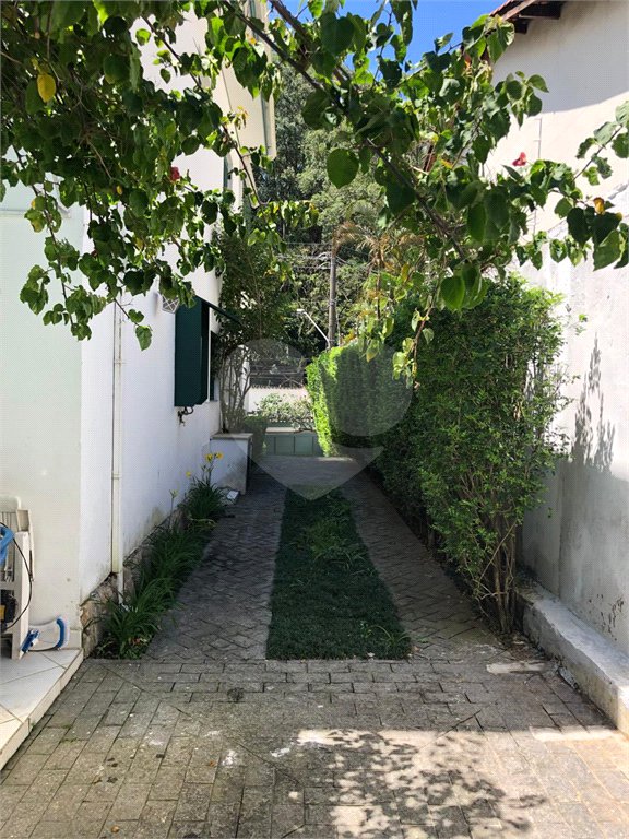 Sobrado à venda com 3 quartos, sendo 1 suíte,  em Panamby, São Paulo, SP