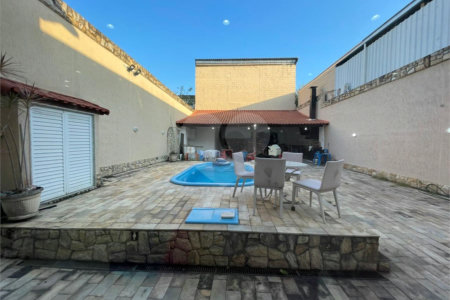 Casa à venda com 4 quartos, sendo 1 suíte, em Campo Grande, Rio de Janeiro, RJ