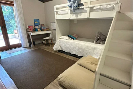 Casa à venda com 4 quartos, sendo 2 suítes, no condomínio Chacara Marques, Santana de Parnaíba - SP