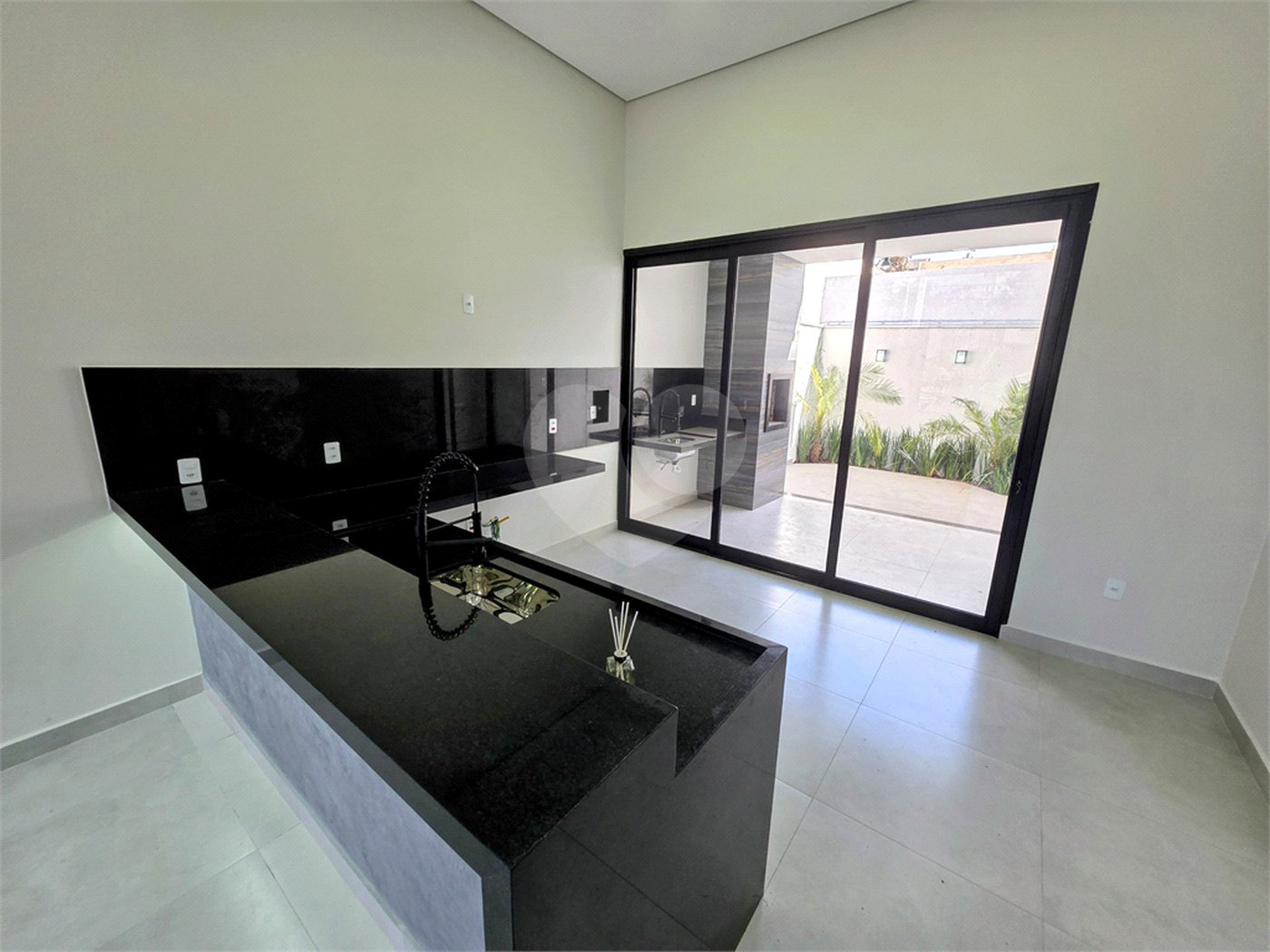 Casa à venda com 3 quartos, sendo 1 suíte, no condomínio Golden Park Residence, Sorocaba - SP