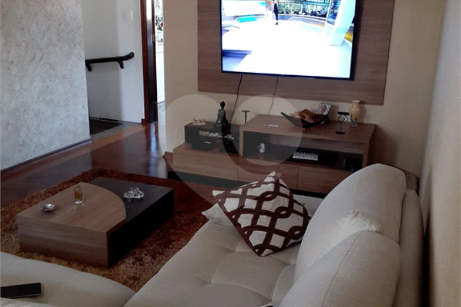 Sobrado à venda com 3 quartos, sendo 1 suíte,  em Vila Guilherme, São Paulo, SP