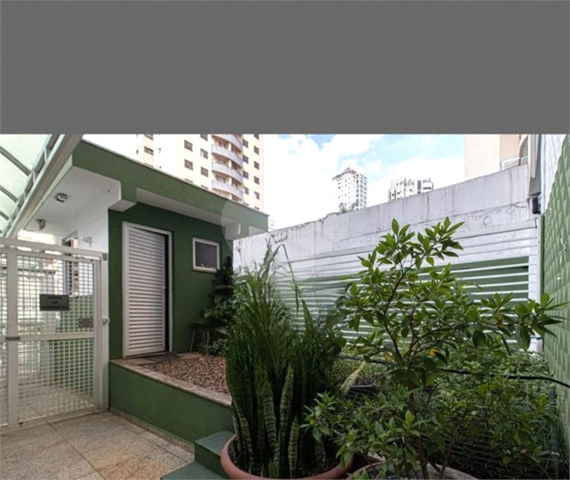 Apartamento à venda com 3 quartos, sendo 1 suíte,  em Aclimação, São Paulo, SP