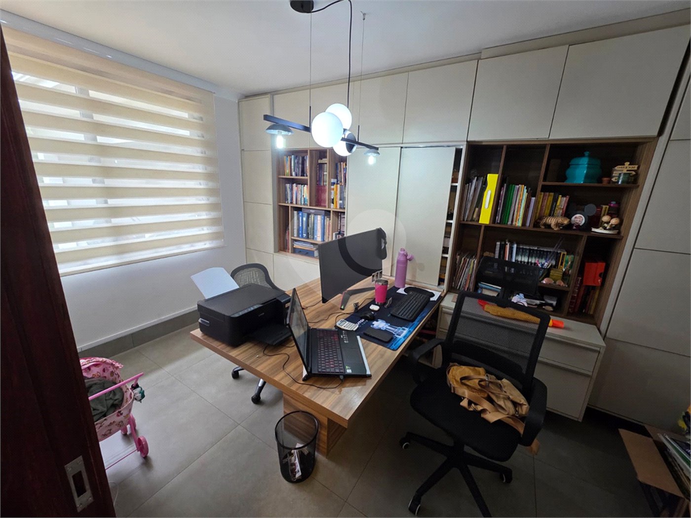 Casa à venda com 4 suítes no condomínio Residencial Jardim Primavera, Louveira - SP