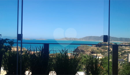 Casa à venda com 4 quartos, sendo 2 suítes,  em Albatroz, Armação dos Búzios, RJ