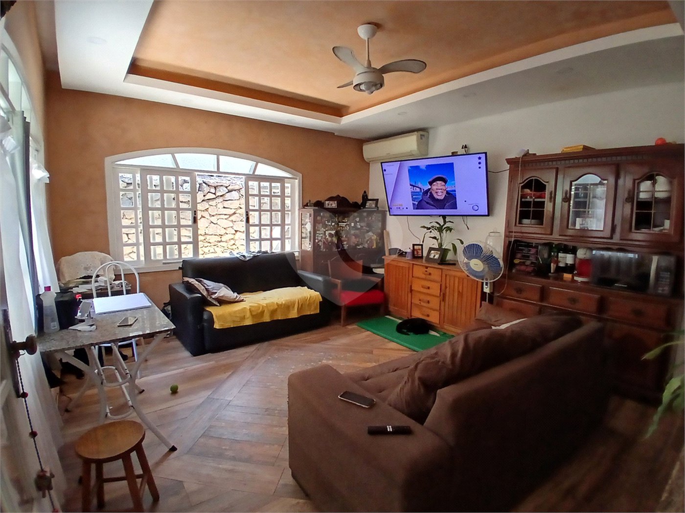 Sobrado à venda com 8 quartos, sendo 2 suítes, em Tremembé, São Paulo, SP