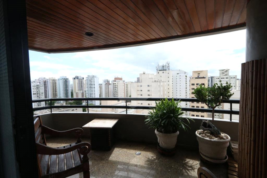 Apartamento à venda com 4 quartos, sendo 2 suítes,  em Vila Uberabinha, São Paulo, SP