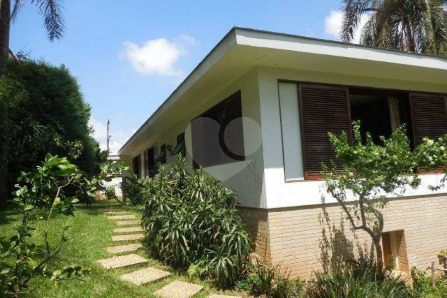 Casa à venda com 6 quartos, sendo 1 suíte, em Tremembé, São Paulo, SP