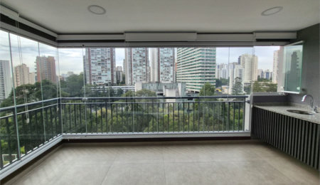 Apartamento à venda com 4 quartos, sendo 2 suítes,  em Jardim Vazani, São Paulo, SP
