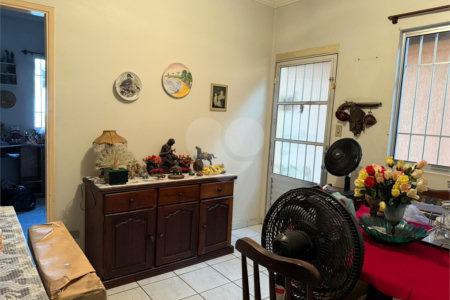 Casa à venda com 2 quartos no condomínio Residencial Bari, Itaquaquecetuba - SP