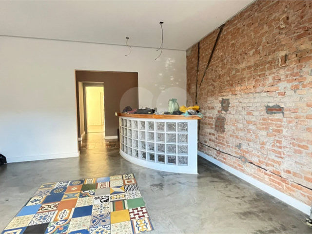 Sobrado à venda com 6 quartos, sendo 1 suíte,  em Vila Mariana, São Paulo, SP