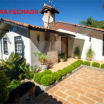 Casa à venda com 4 suítes no condomínio Sítio Primavera, São Roque - SP