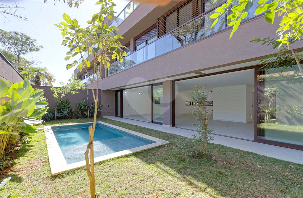 Casa à venda com 4 suítes no condomínio Casa Flora Badra, São Paulo - SP