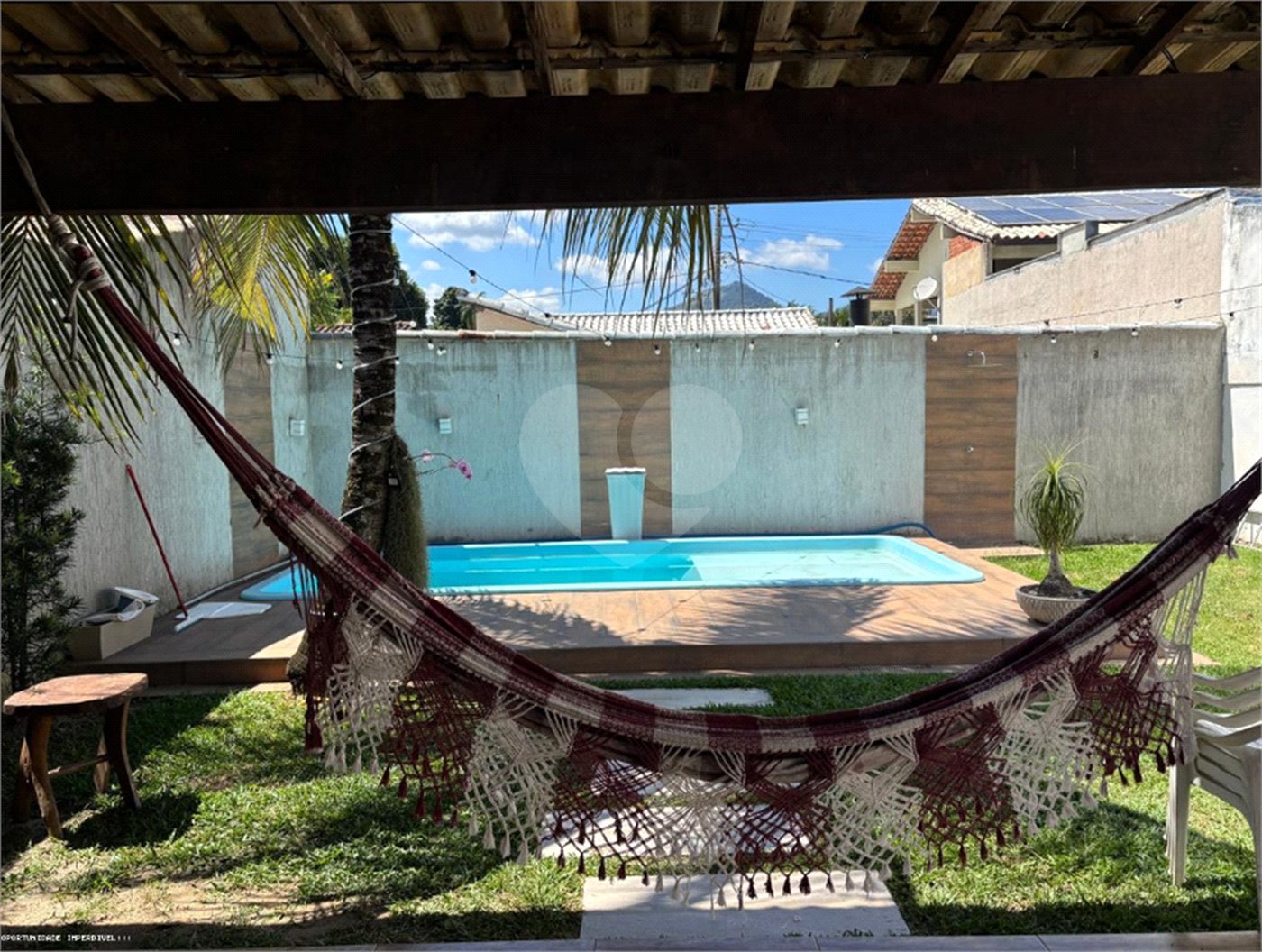 Casa à venda com 2 quartos, sendo 1 suíte, no condomínio Residencial Villa Maria, Rio de Janeiro - RJ