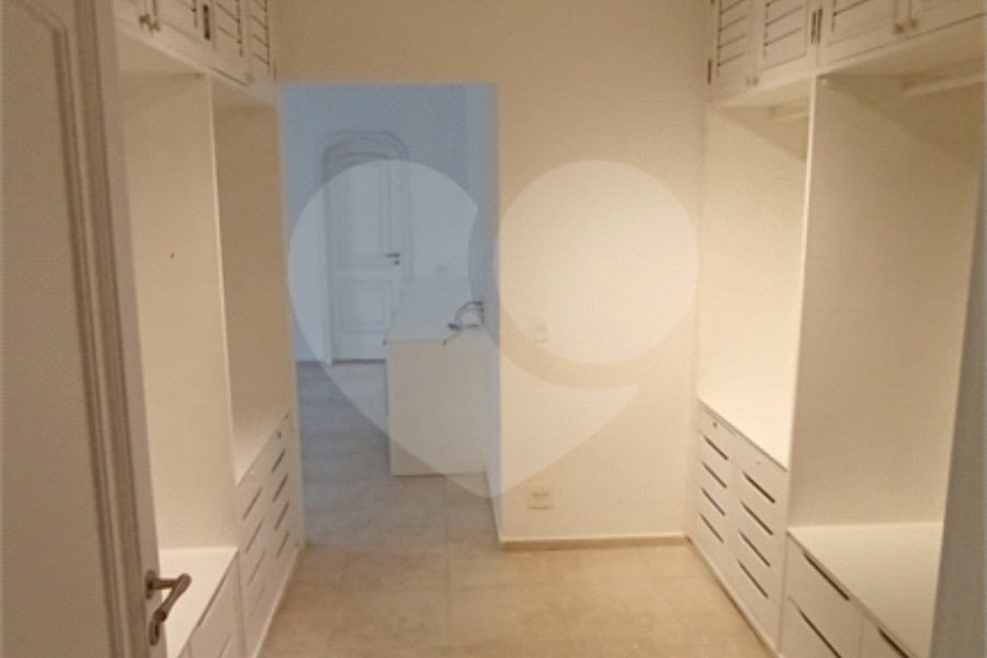Apartamento à venda com 4 quartos, sendo 2 suítes, em Morumbi, São Paulo, SP