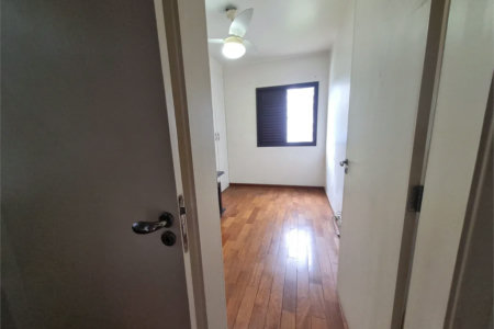 Apartamento à venda com 3 quartos, sendo 1 suíte, em Jardim Londrina, São Paulo, SP