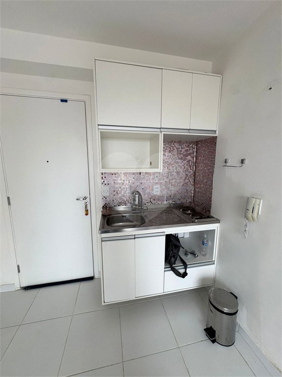 Apartamento à Venda na Rua Catumbi – 33m²