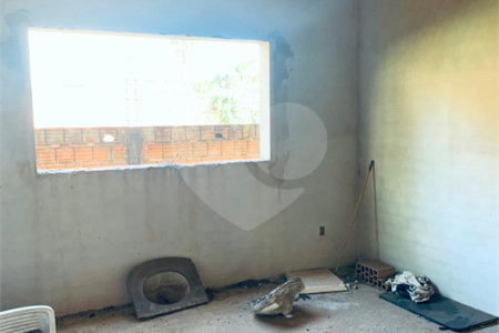 Imóvel em construção bem localizado