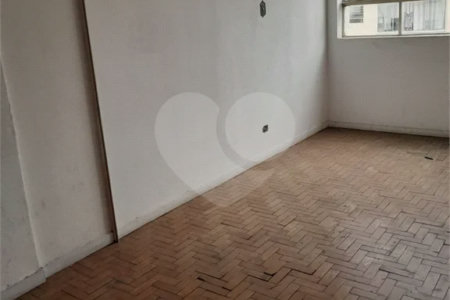 Kitnet Compacta na Liberdade – 33m² | Portaria 24h | Aceita Pets