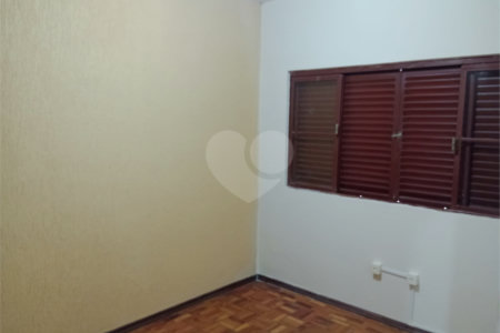 Casa à venda com 4 quartos, sendo 1 suíte, em Vila Rosa, Itapetininga, SP