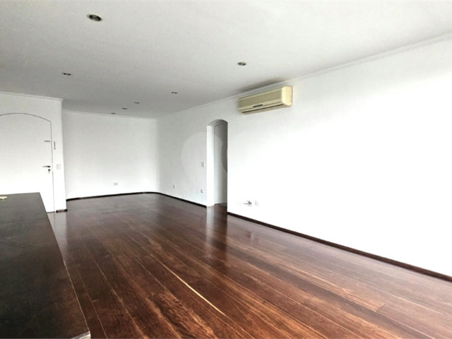 Apartamento para alugar com 3 quartos, sendo 1 suíte,  em Granja Julieta, São Paulo, SP