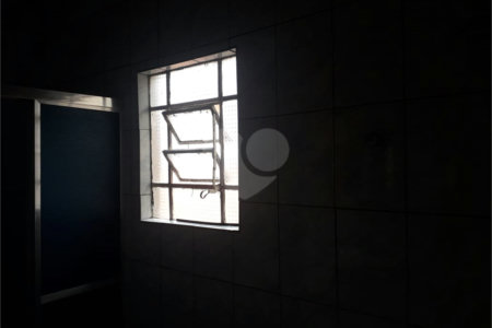 Casa Térrea à venda com 4 quartos, sendo 1 suíte, em Vila Constança, São Paulo, SP