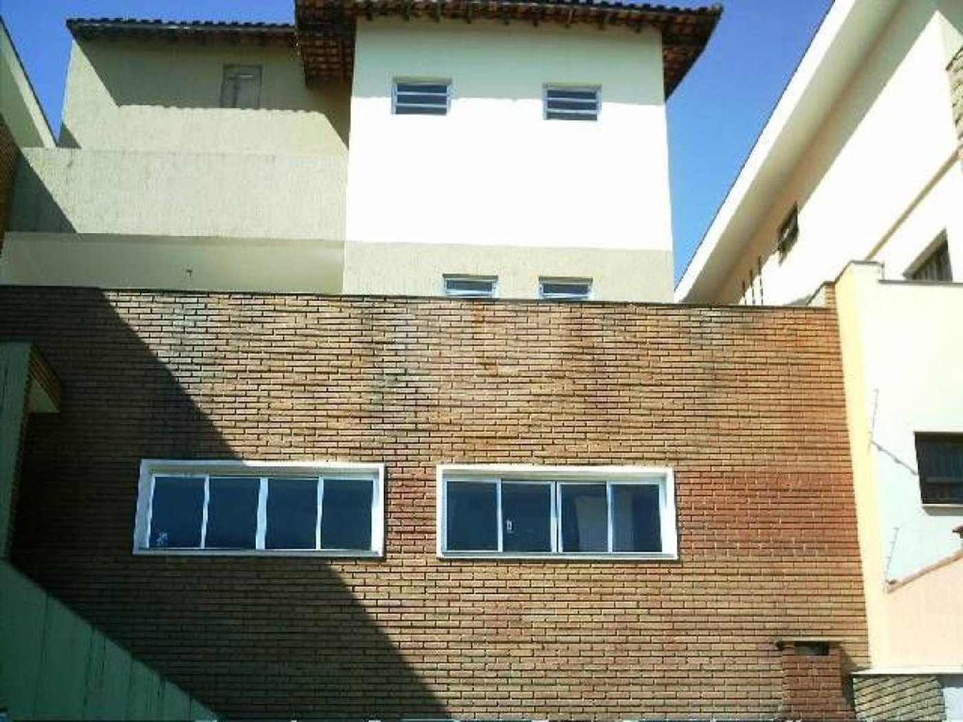 Sobrado à venda com 4 quartos, sendo 3 suítes, em Horto, São Paulo, SP