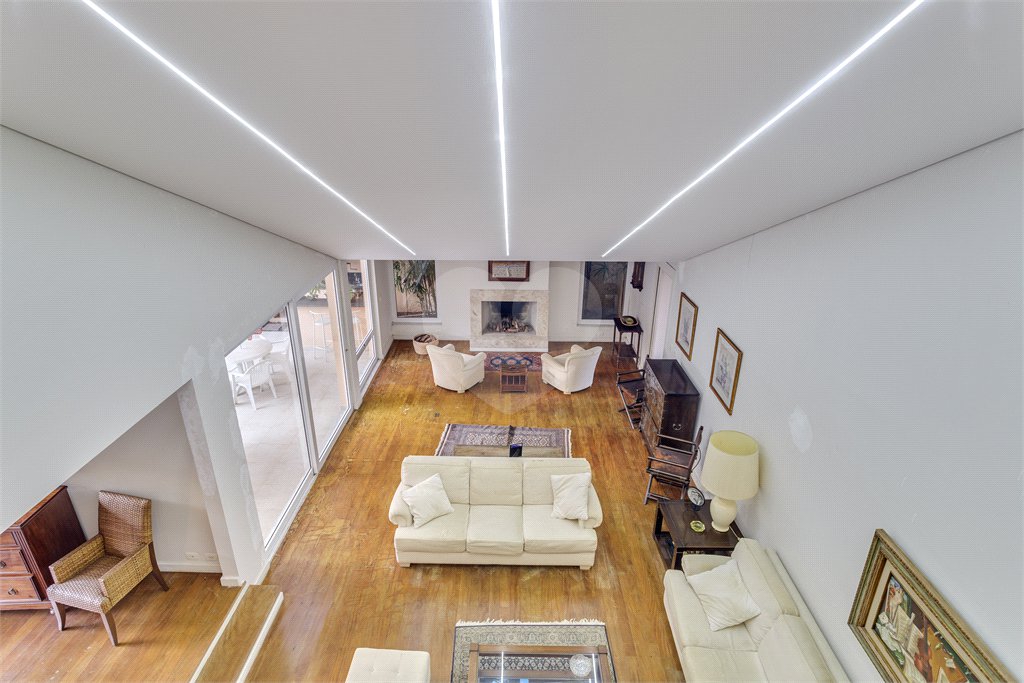 Casa à venda com 4 quartos, sendo 2 suítes, em Chácara Monte Alegre, São Paulo, SP