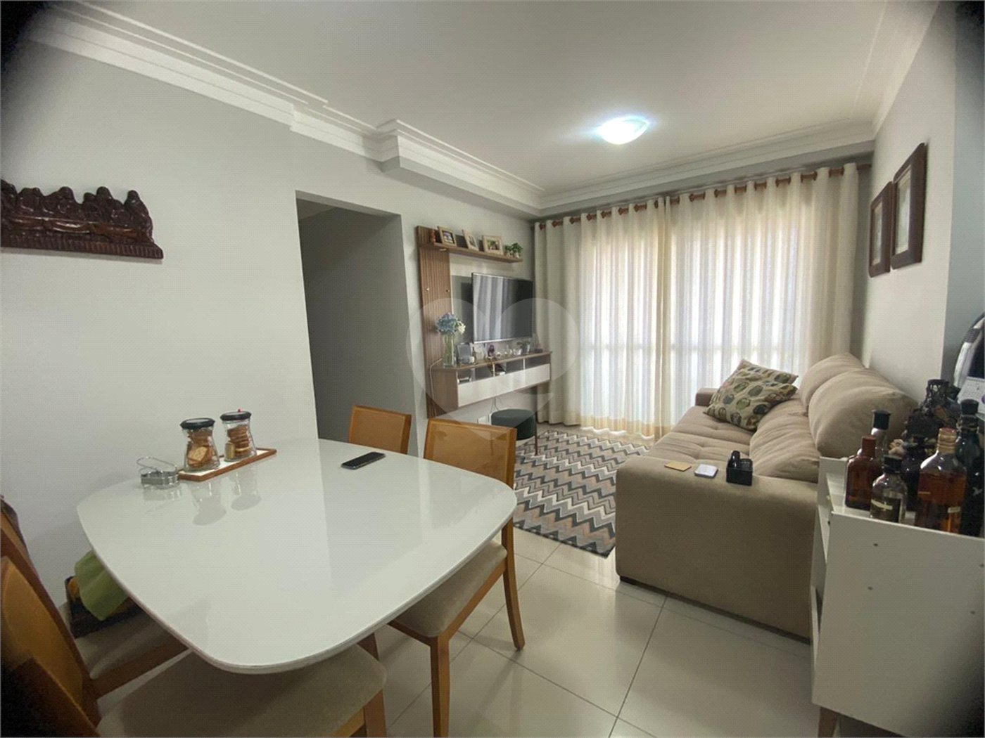 Apartamento à venda com 2 quartos, sendo 1 suíte,  em Jardim Califórnia, Jacareí, SP