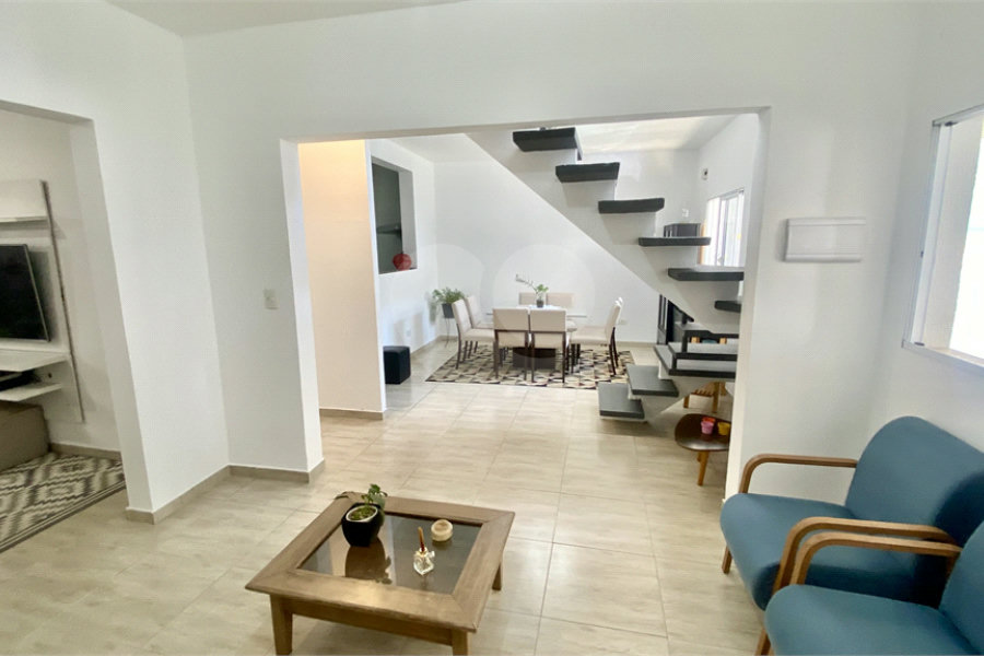 Sobrado à venda com 4 quartos, sendo 1 suíte, em Vila Medeiros, São Paulo, SP