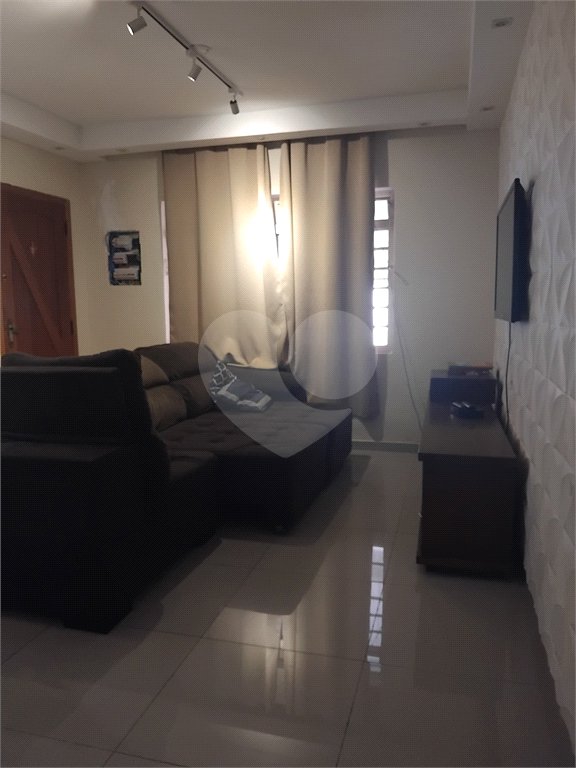 Sobrado à venda com 4 quartos, sendo 1 suíte, em Jardim Catanduva, São Paulo, SP