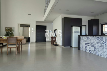 Casa à venda com 3 suítes no condomínio Residencialsaint Paul, Itu - SP