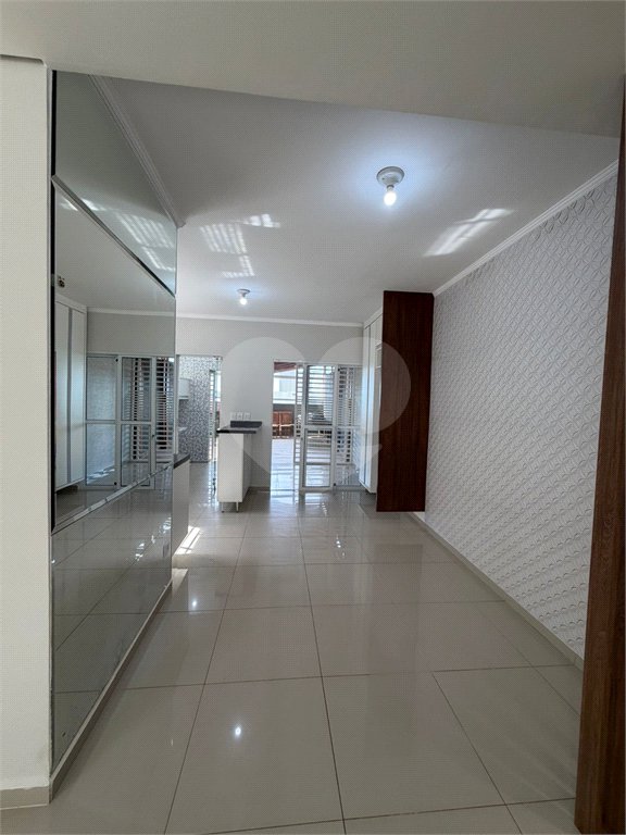 Sobrado à venda com 3 quartos, sendo 1 suíte,  em Jardim Maristela, Atibaia, SP