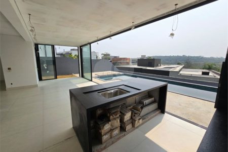 Casa à venda com 4 quartos, sendo 3 suítes, no condomínio Alphaville Nova Esplanada 4, Votorantim - SP