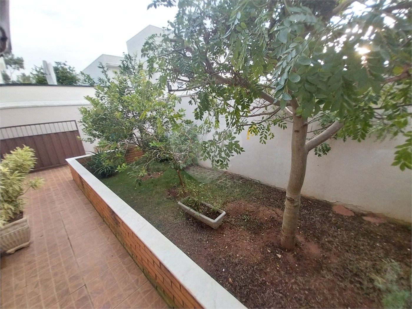 Casa Térrea Disponível para Locação e Venda no Condomínio Vilaggio Capriccio