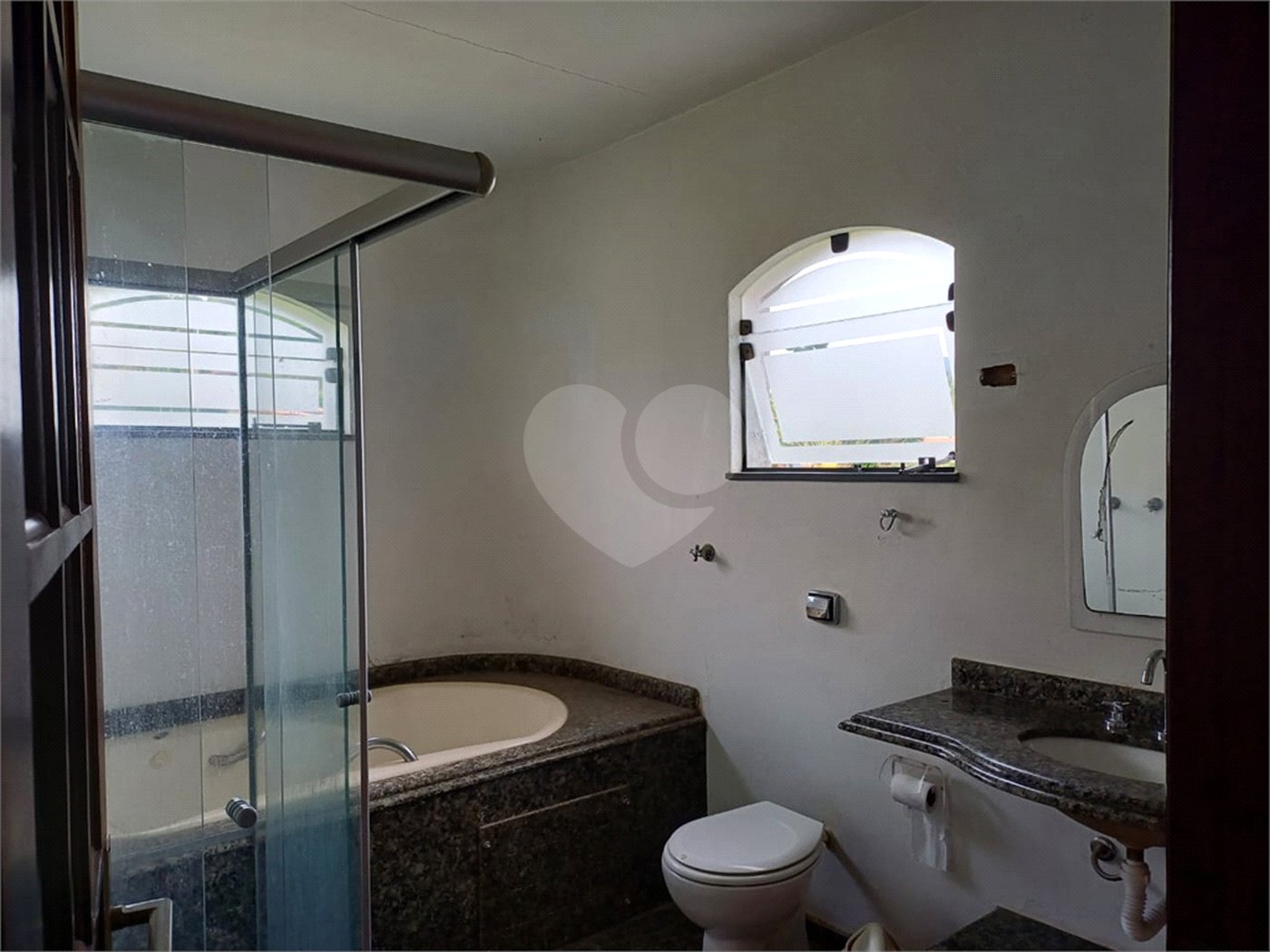 Casa à venda com 3 quartos, sendo 1 suíte, em Alpes D'ouro, Bom Jesus dos Perdões, SP