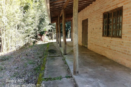 Chácara à venda com 3 quartos, sendo 1 suíte, no Centro (canguera), São Roque, SP